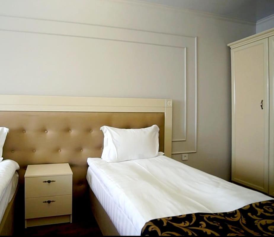Gold Boutique Hotel Almatî Exterior foto
